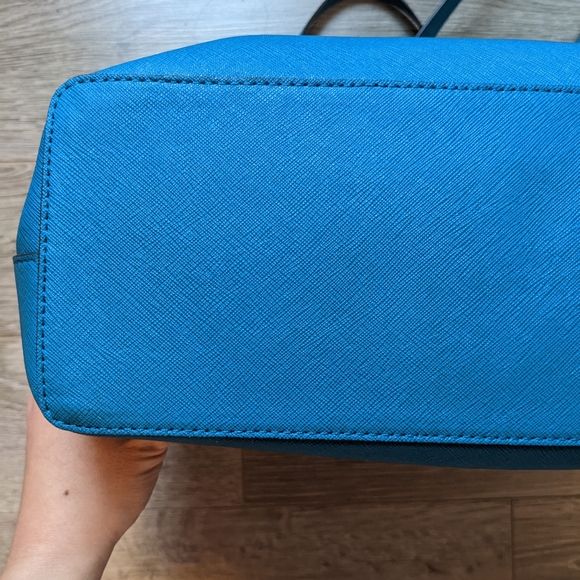 Michael Kors Large Tote Bag - Picture 5 of 6